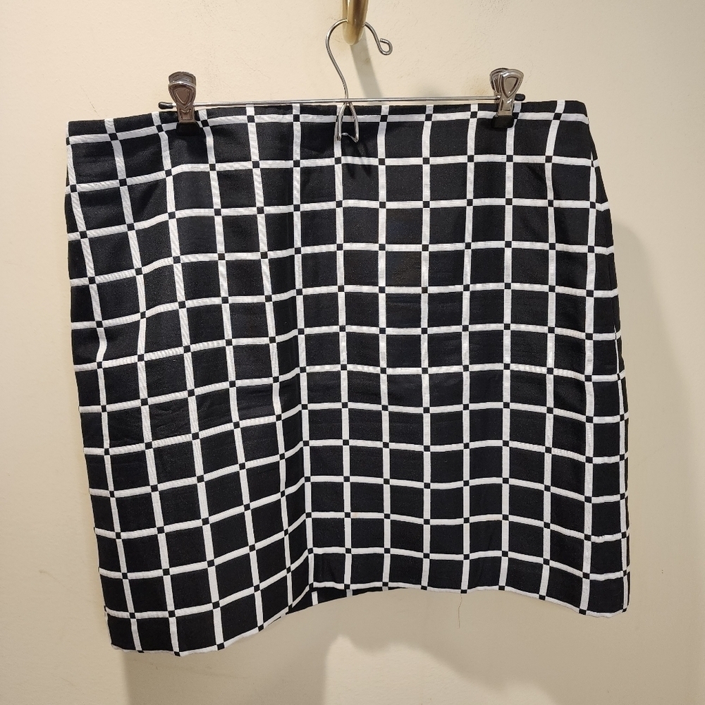Ann Taylor Black and white pencil Mini skirt Plus size 16